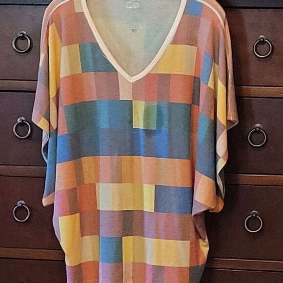 BATWING COLORFUL CHECKERED TOP - Picture 2 of 2